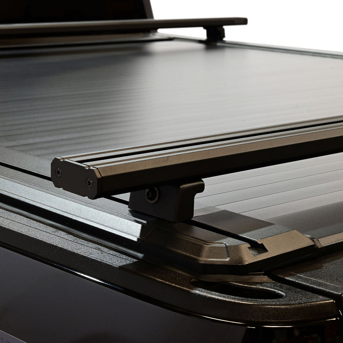 Ford F-250/F-350 Super Duty 2017-2026, Westin Electric Retractable Tonneau Cover, 81.9in Bed, view 18
