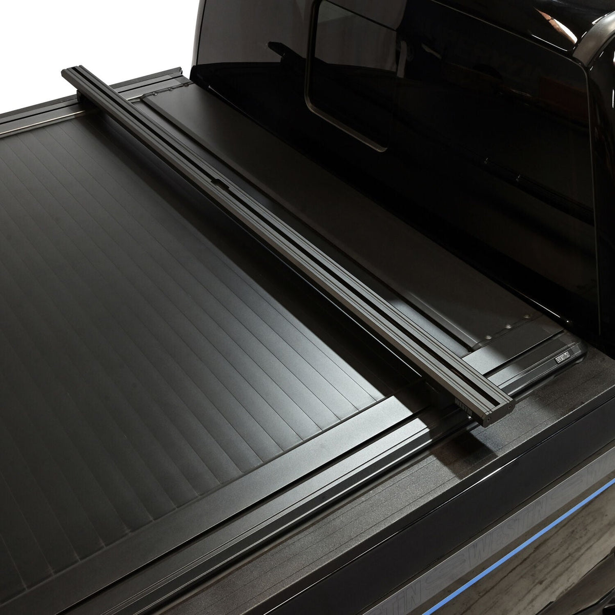 Ford F-250/F-350 Super Duty 2017-2026, Westin Electric Retractable Tonneau Cover, 81.9in Bed, view 19
