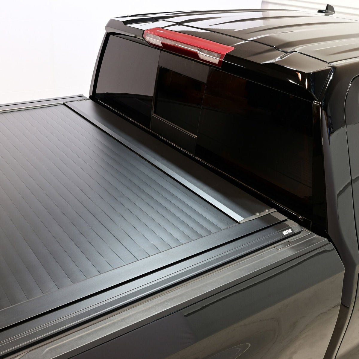 Chevrolet Silverado 1500 & GMC Sierra 1500 2019-2026, Westin Electric Retractable Tonneau Cover, 69.9in Bed, view 12
