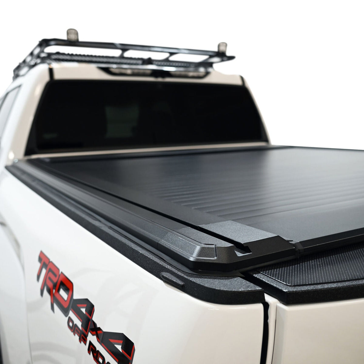 Toyota Tundra 3rd Gen 2022-2026, Westin Manual Retractable Tonneau Cover, 66.7in Bed, view 20