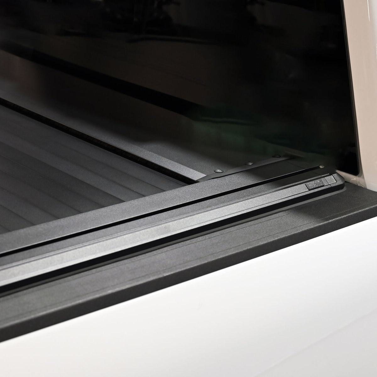 Ford F-250/F-350 Super Duty 2017-2026, Westin Manual Retractable Tonneau Cover, 81.9in Bed, view 20