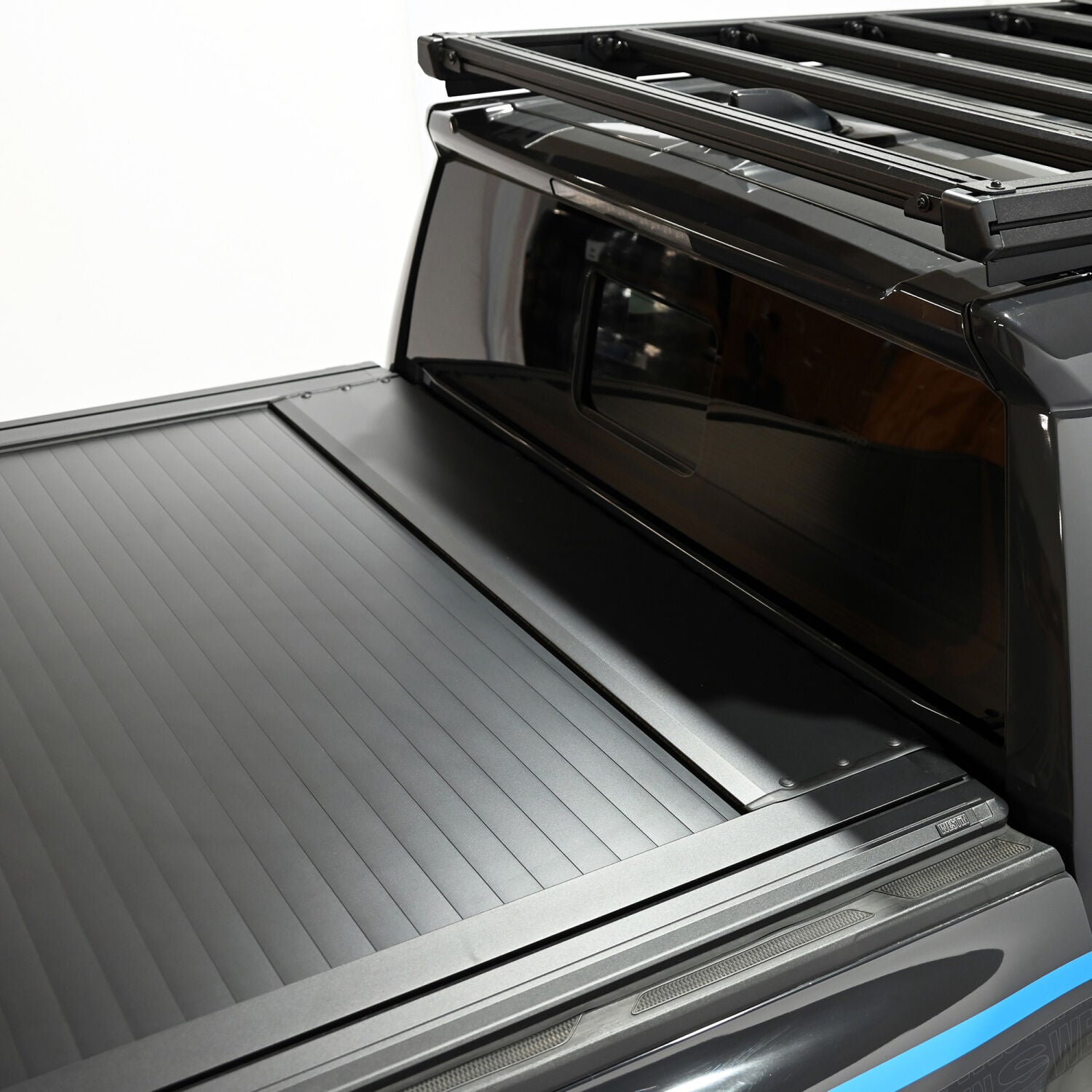 Toyota Tacoma 4th Gen 2024-2026, Westin Manual Retractable Tonneau Cover, 60.3in Bed, Black, view 21