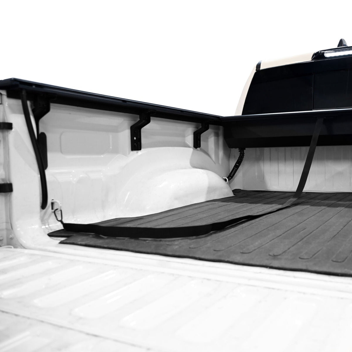 Ram 1500 2019-2026, Westin Manual Retractable Tonneau Cover, 67.4in Bed, Black, view 15