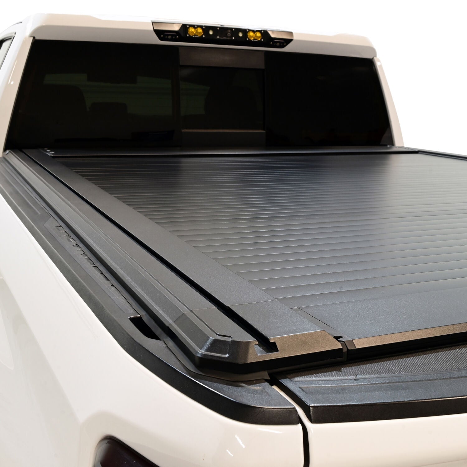 Chevrolet Silverado 1500 & GMC Sierra 1500 2019-2026, Westin Manual Retractable Tonneau Cover, 79.4in Bed, Black, view 10