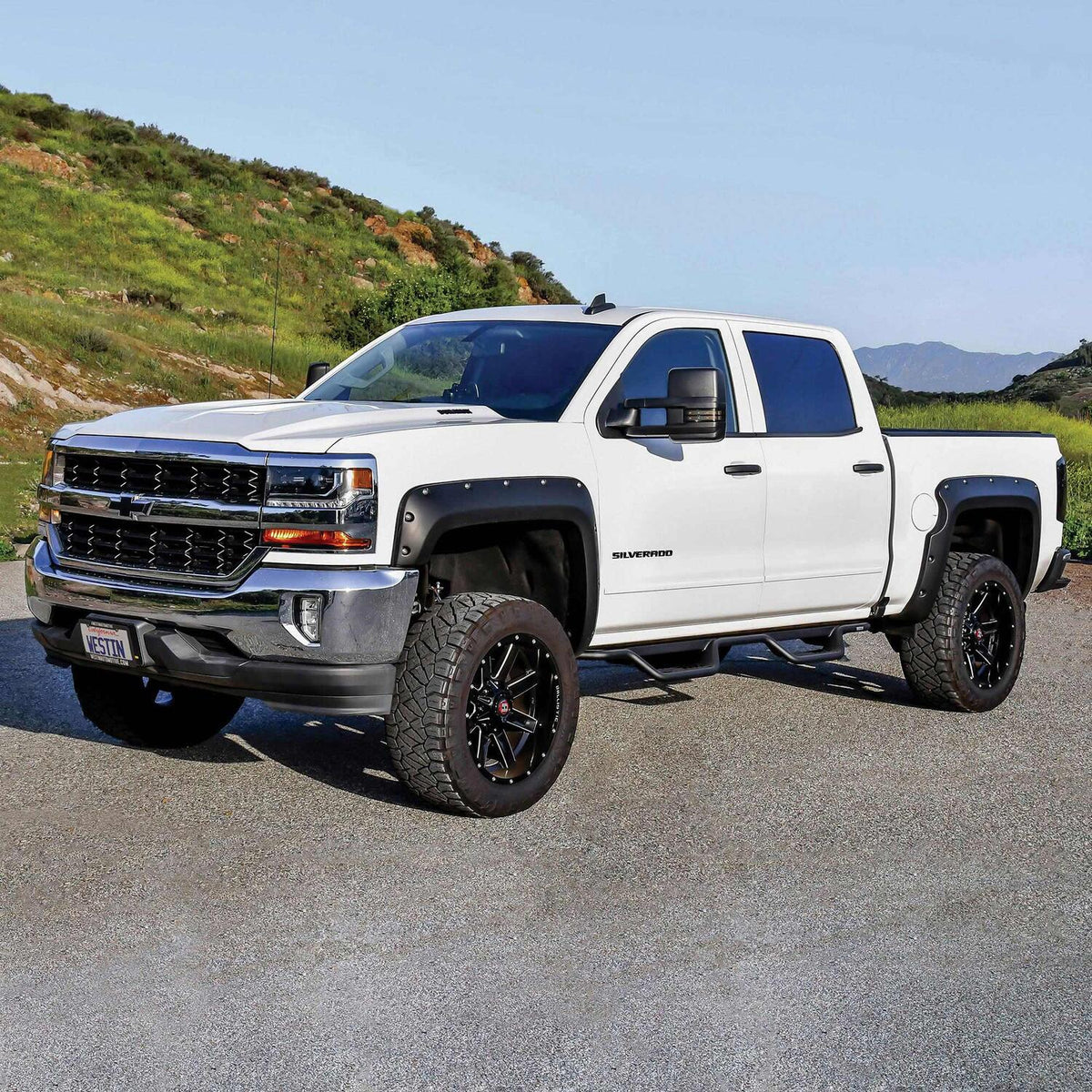 Chevrolet Silverado & GMC Sierra 2014-2019, Westin Outlaw Drop Nerf Step Bars, Crew Cab, Textured Black, view 9