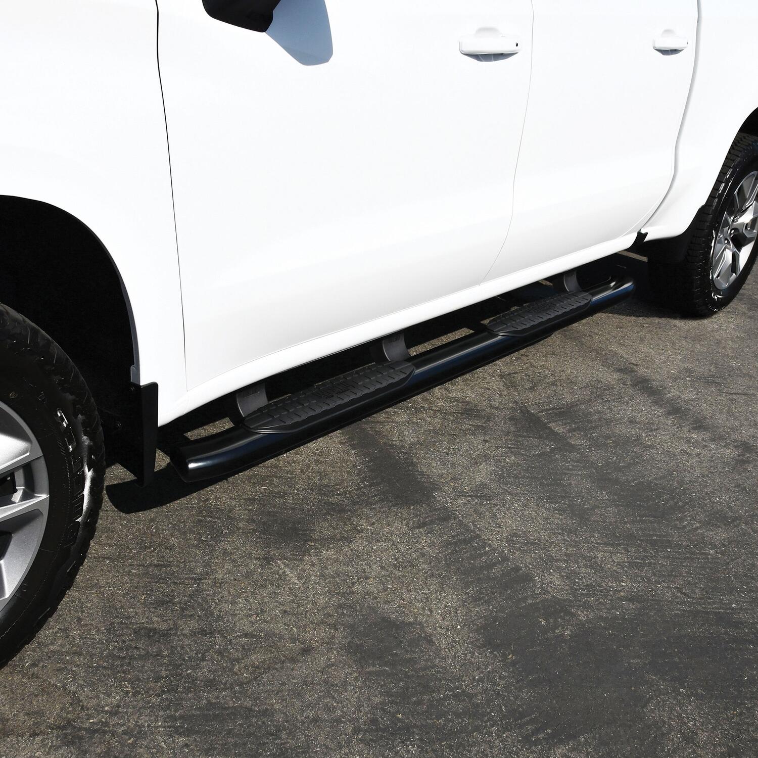 Chevrolet Silverado & GMC Sierra 1500 2019-2026 & 2500 HD/3500 HD 2020-2026, Westin PRO TRAXX 5 Oval Nerf Bars, Crew Cab, Black Powder Coated, view 13