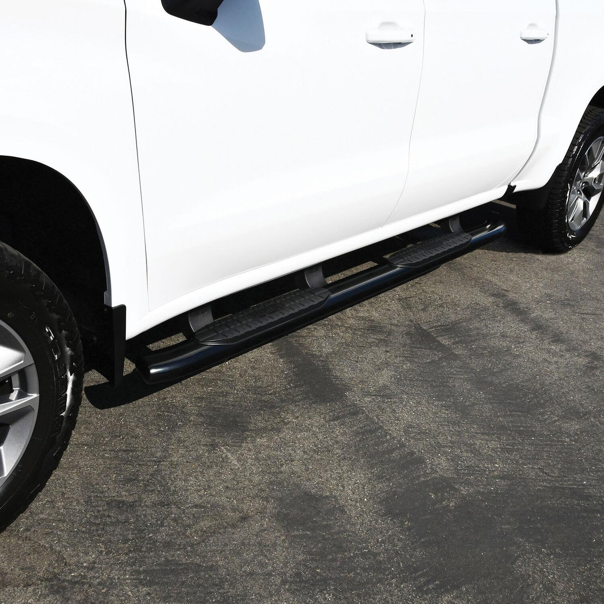 Chevrolet Silverado & GMC Sierra 1500 2019-2026 & 2500 HD/3500 HD 2020-2026, Westin PRO TRAXX 5 Oval Nerf Bars, Crew Cab, Black Powder Coated, view 13
