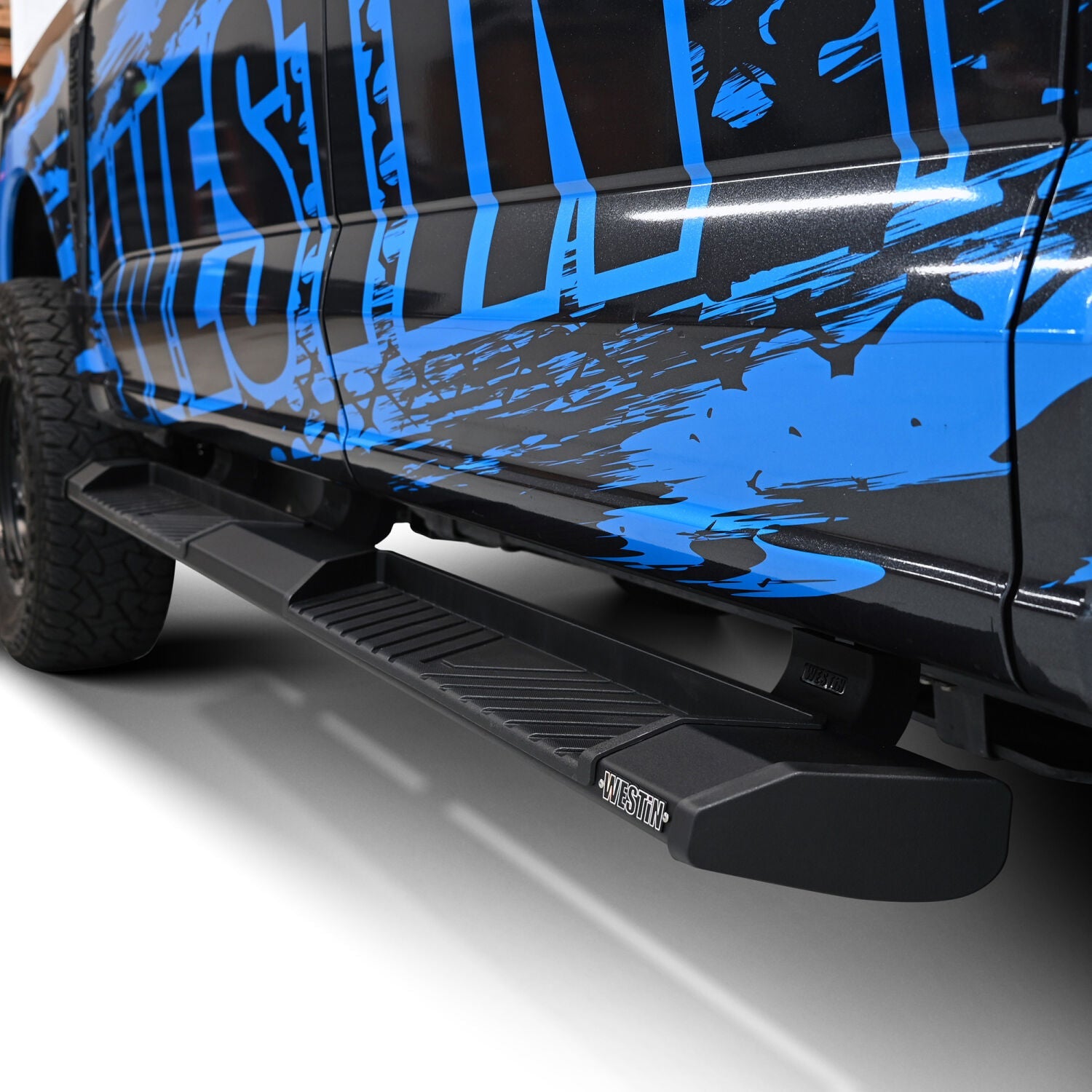 Ford F-150 2015-2026 & F-250/F-350 Super Duty 2017-2026 Crew Cab, Westin AT6 Running Boards, Textured Black, view 10