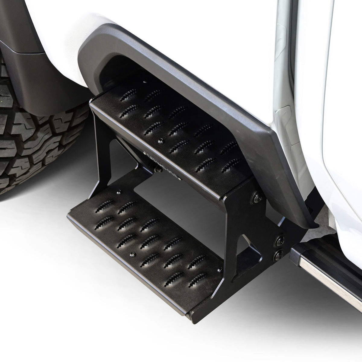Chevrolet Silverado & GMC Sierra 2500 HD/3500 HD 2024-2026, Westin Grate Side Bed Step, Textured Black, view 10