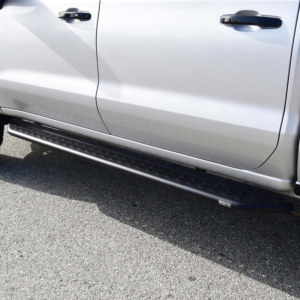 Chevrolet Silverado 1500 & GMC Sierra 1500 2019-2026 & 2500/3500 HD 2020-2026, Westin Outlaw Running Boards, Crew Cab, view 7