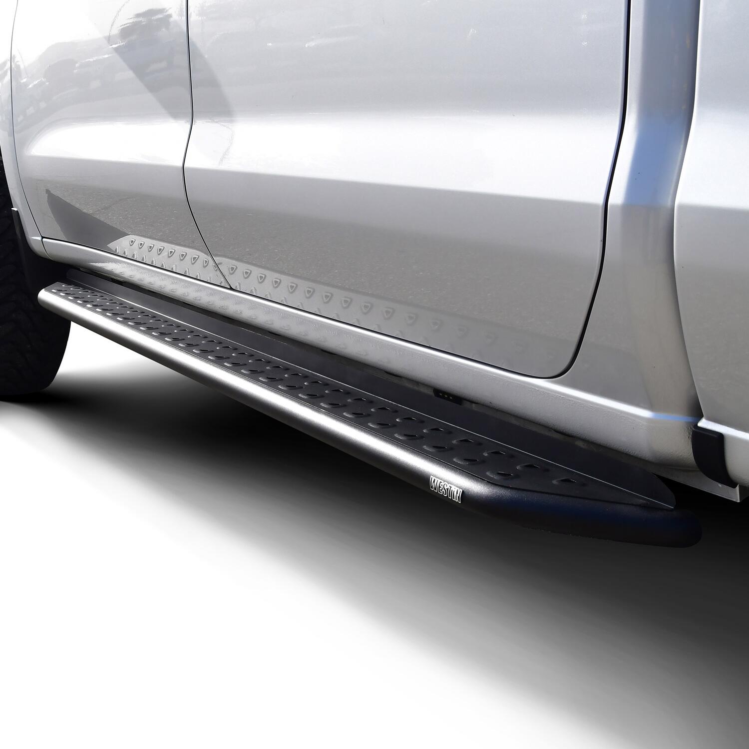 Chevrolet Silverado 1500 & GMC Sierra 1500 2019-2026 & 2500/3500 HD 2020-2026, Westin Outlaw Running Boards, Crew Cab, view 8