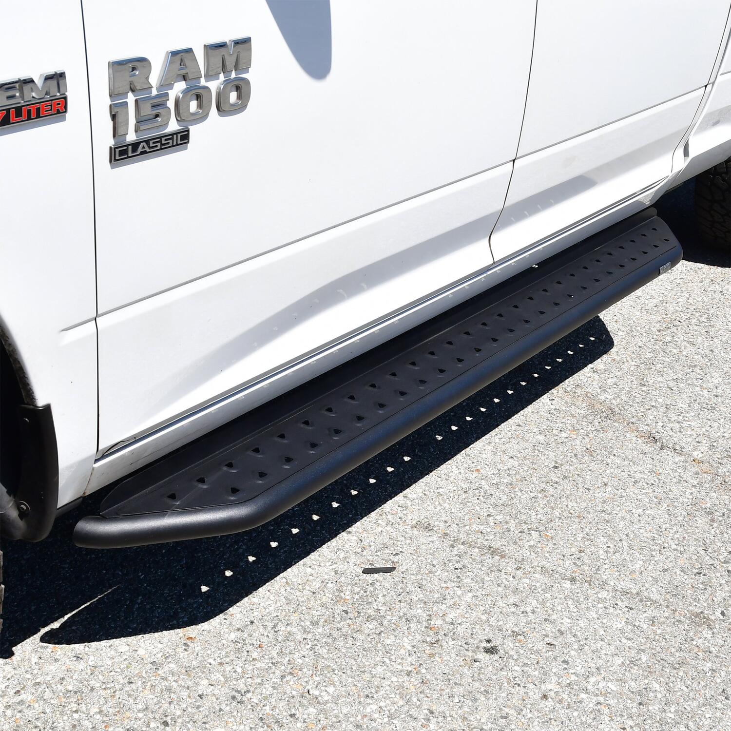 Ram 1500 2019-2026, Westin Outlaw Running Boards, Crew Cab, Textured Black, view 7