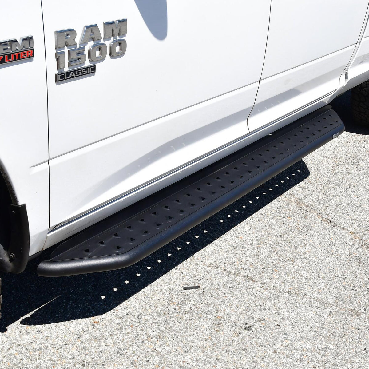 Ram 1500 2019-2026, Westin Outlaw Running Boards, Crew Cab, Textured Black, view 7