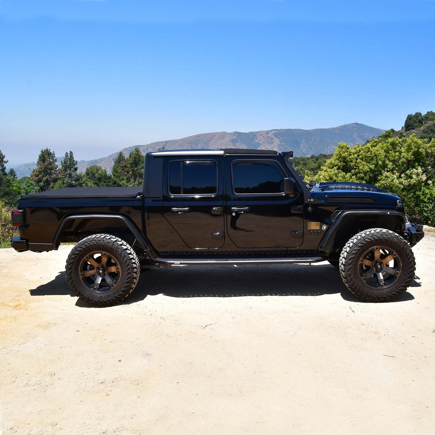 Jeep Gladiator JT 2020-2026, Westin Outlaw Running Boards, Textured Black, view 10