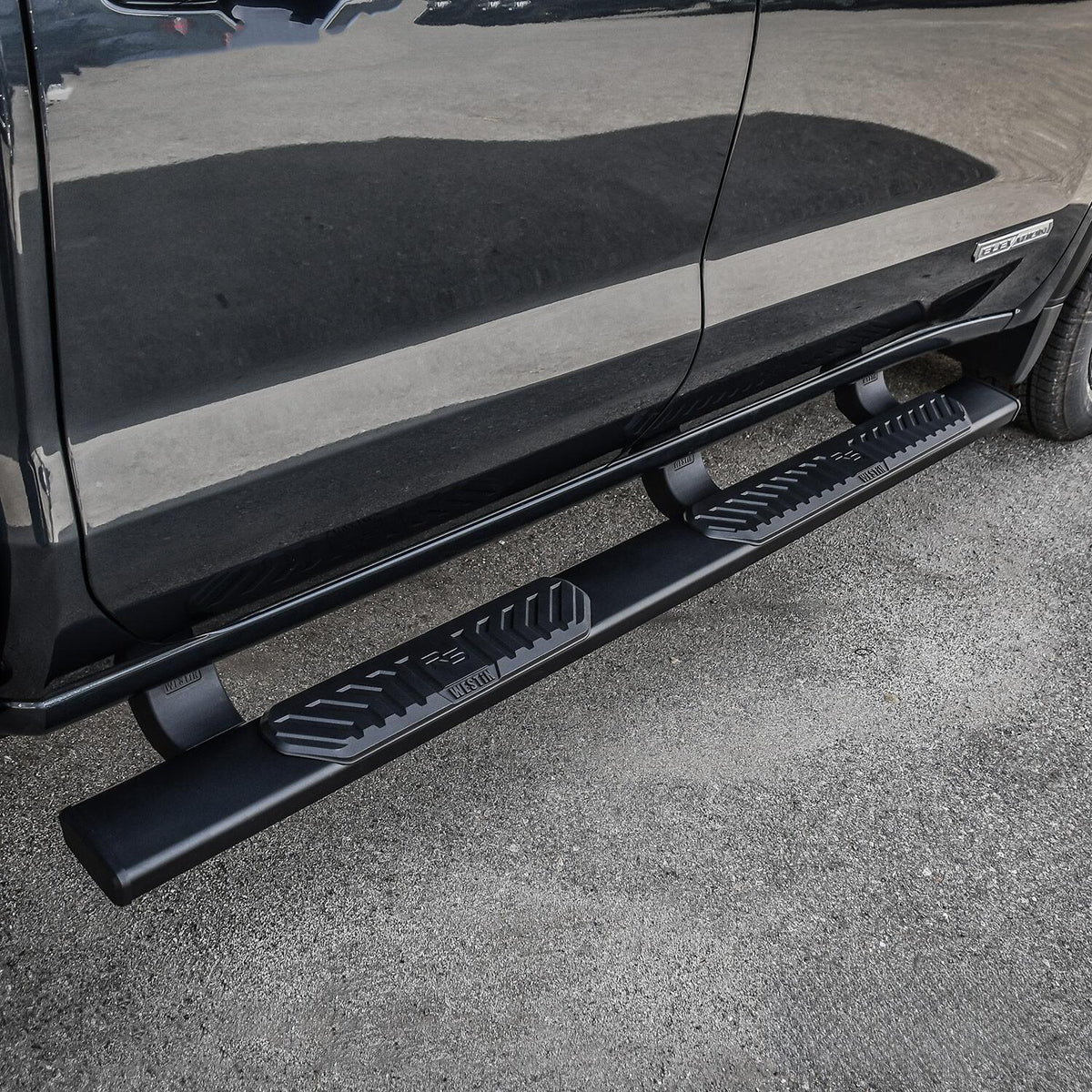 Chevrolet Silverado & GMC Sierra 1500 2019-2026 & 2500 HD/3500 HD 2020-2026, Westin R5 Nerf Step Bars, Extended Cab, Textured Black, view 9