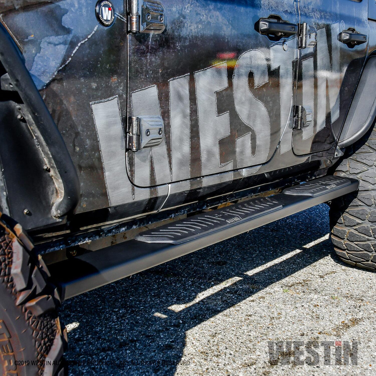 Jeep Wrangler JL 4 Door 2018-2026, Westin R5 Nerf Step Bars, Textured Black, view 9