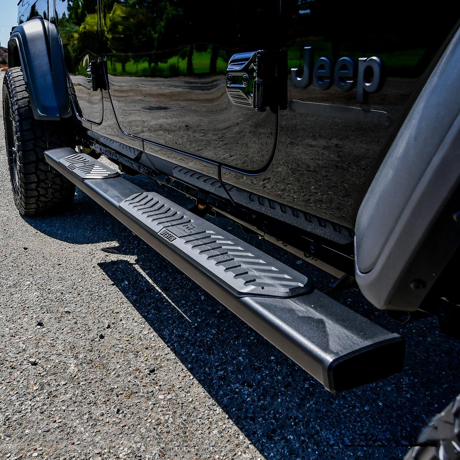 Jeep Gladiator JT 2020-2026, Westin R5 Nerf Step Bars, Textured Black, view 9