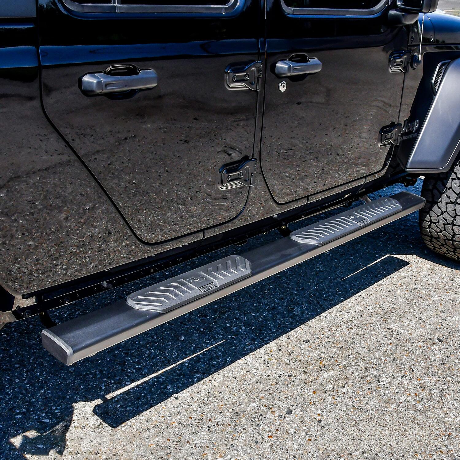 Jeep Gladiator JT 2020-2026, Westin R5 Nerf Step Bars, Textured Black, view 10