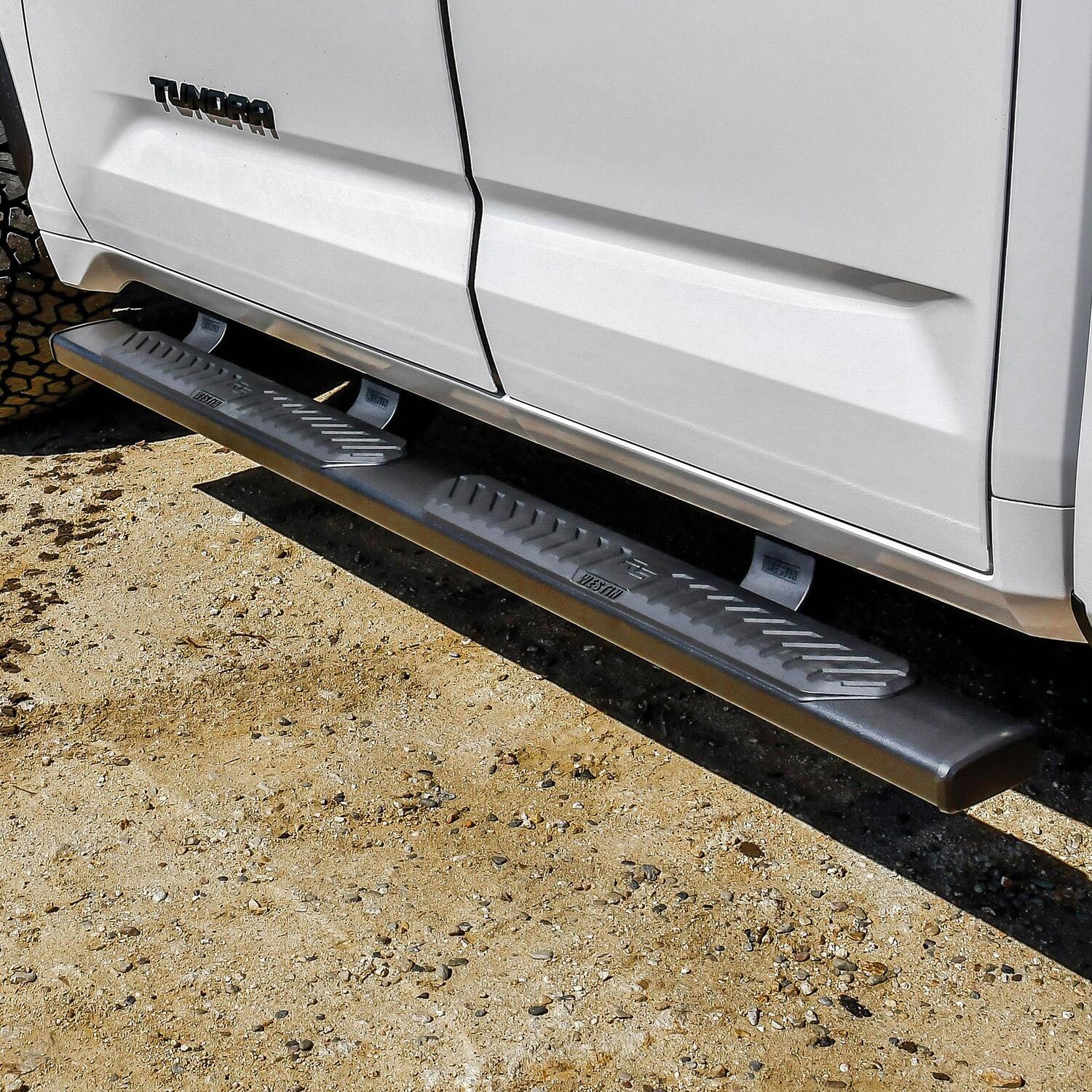 Toyota Tundra 3rd Gen 2022-2026, Westin R5 Nerf Step Bars, Extended Cab, Textured Black, view 8