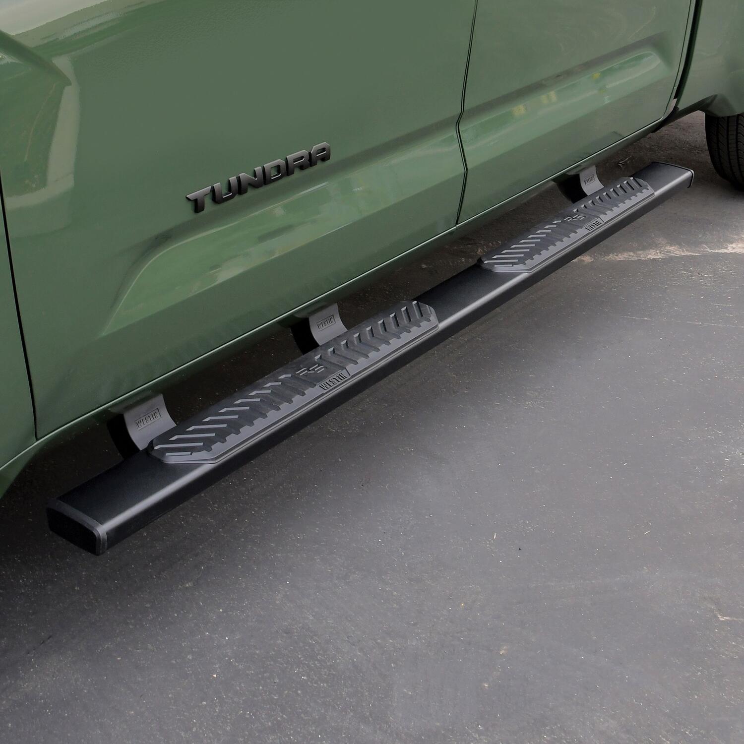 Toyota Tundra 3rd Gen 2022-2026, Westin R5 Nerf Step Bars, Crew Cab, Textured Black, view 5