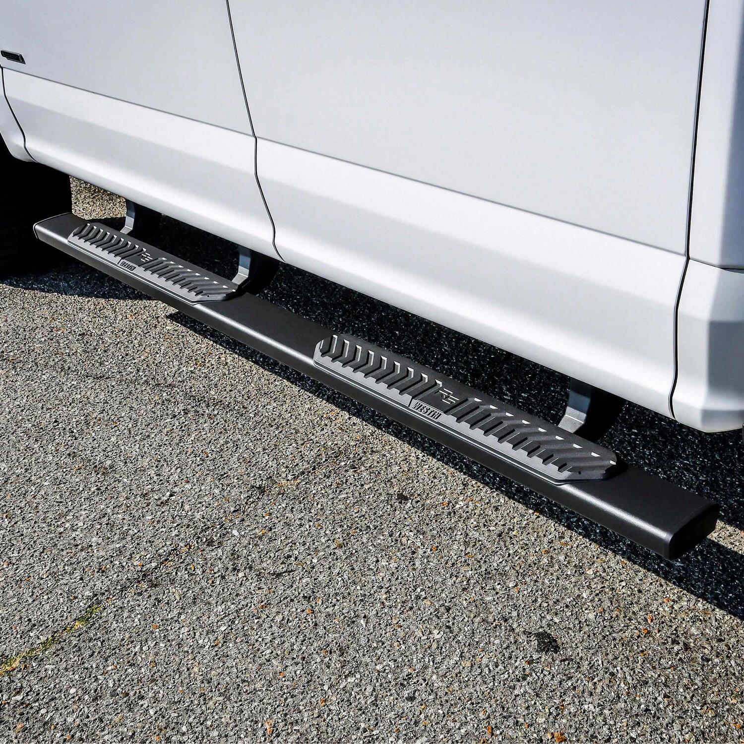 Ford F-150 2015-2026 & F-250/F-350/F-450/F-550 Super Duty 2017-2026, Westin R5 XD Nerf Step Bars, Crew Cab, Textured Black, view 7