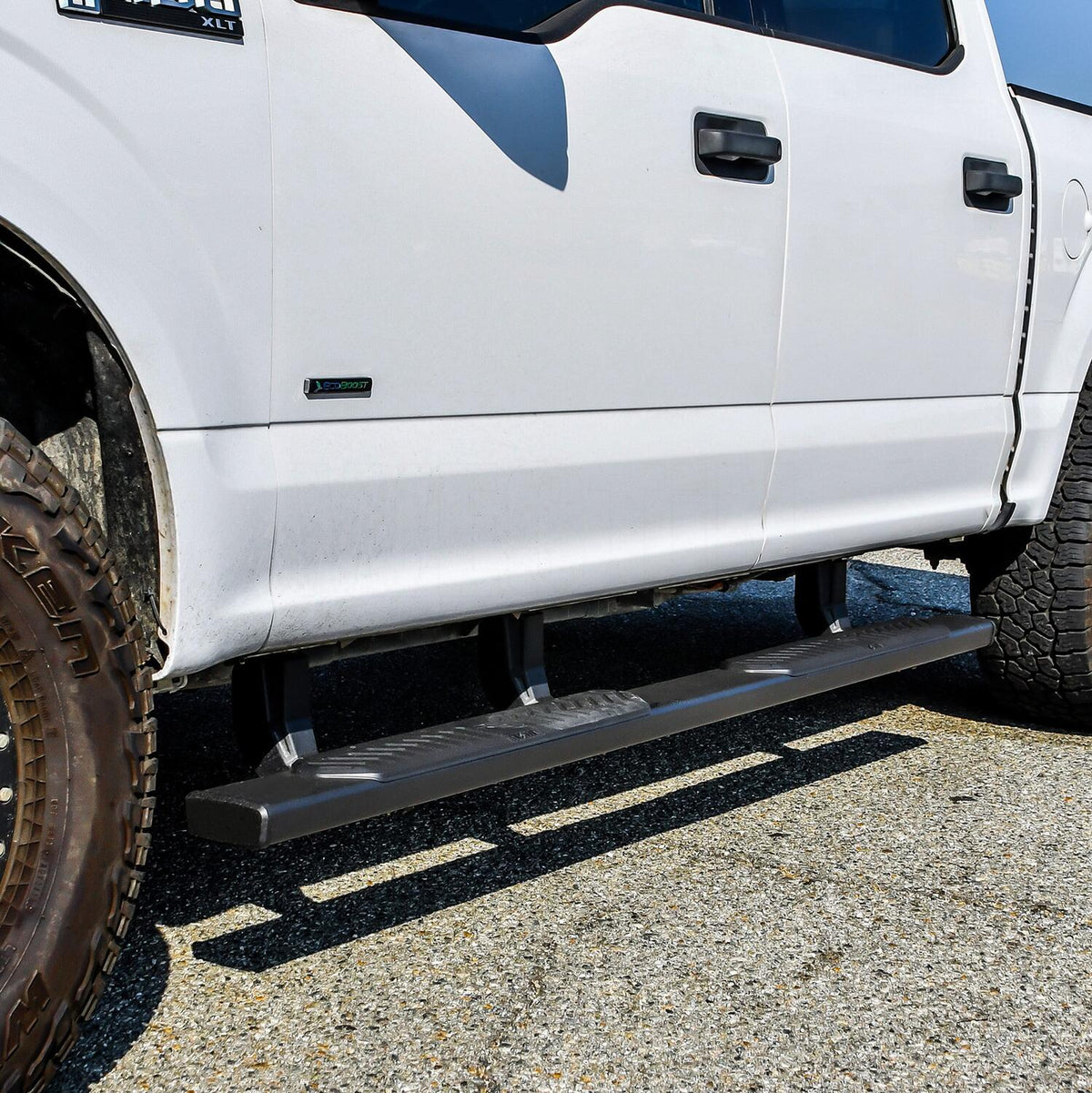 Ford F-150 2015-2026 & F-250/F-350/F-450/F-550 Super Duty 2017-2026, Westin R5 XD Nerf Step Bars, Crew Cab, Textured Black, view 9