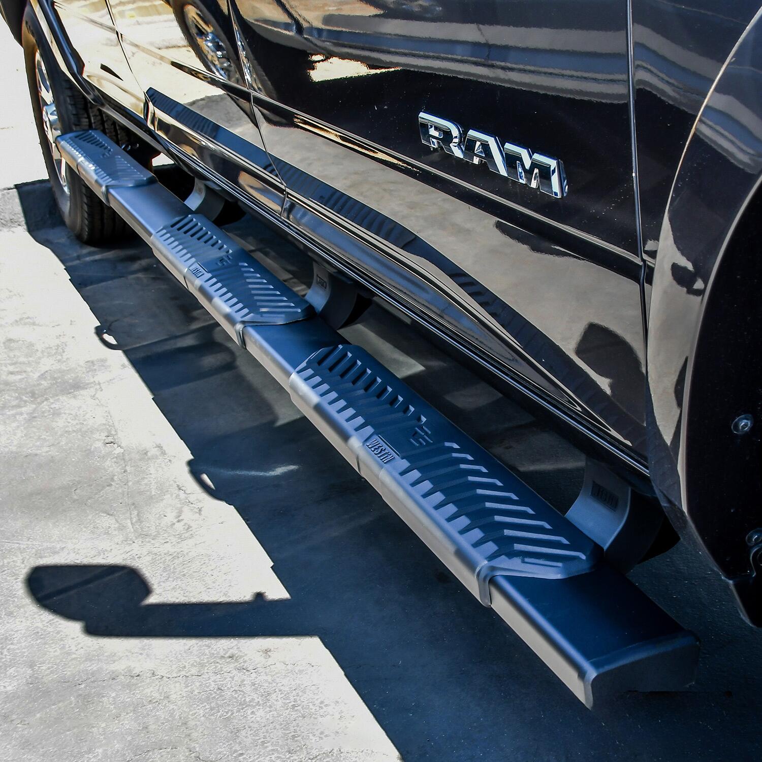 Ram 2500/3500 2019-2026, Westin R5 M-Series Wheel-to-Wheel Nerf Step Bars, 98.3in Bed, Textured Black, view 7