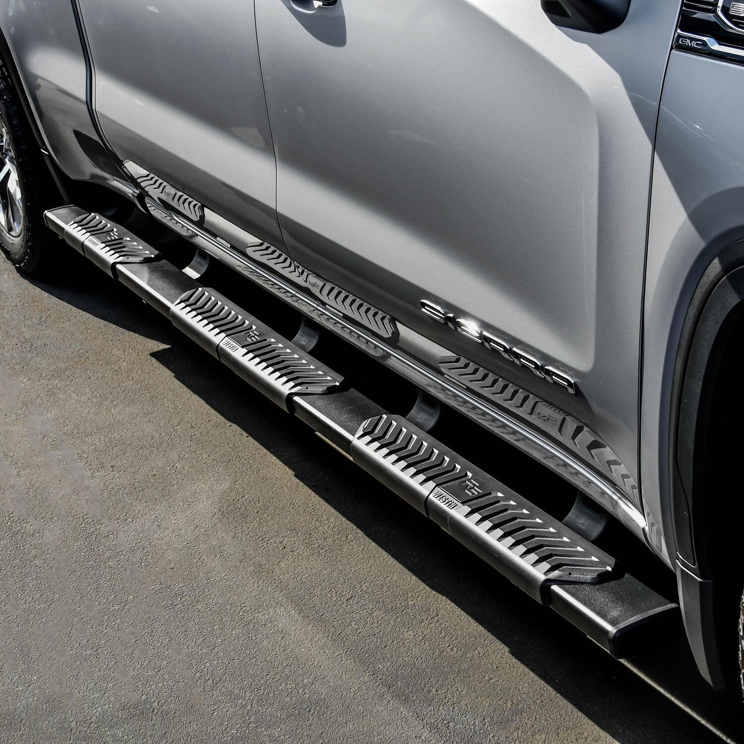 Chevrolet Silverado & GMC Sierra 1500 2019-2026 Crew Cab, Westin R5 M-Series Wheel-to-Wheel Nerf Step Bars, Textured Black, 79.4in Bed, view 7