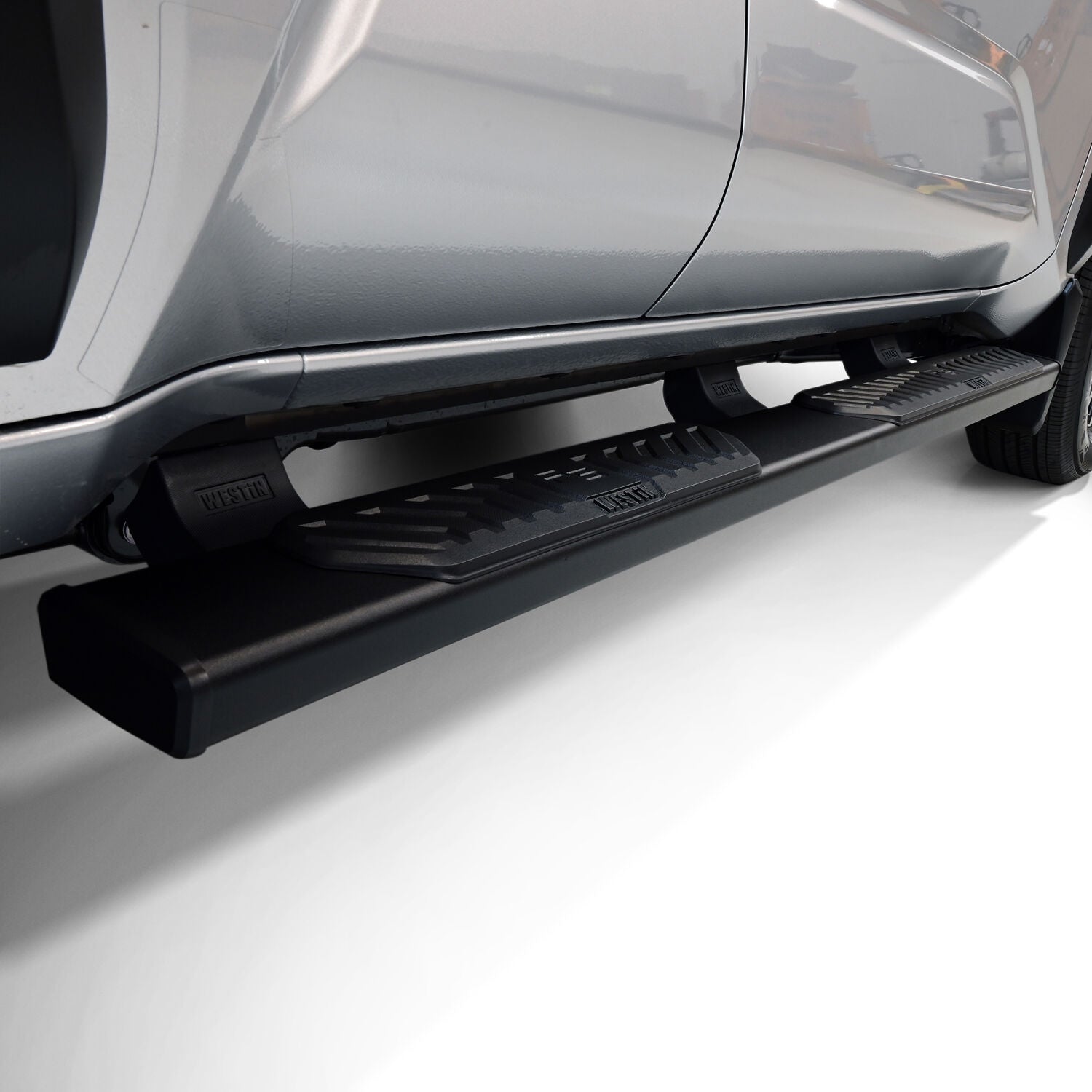 Toyota 4Runner 6th Gen 2025-2026, Westin R5 Nerf Step Bars, view 13