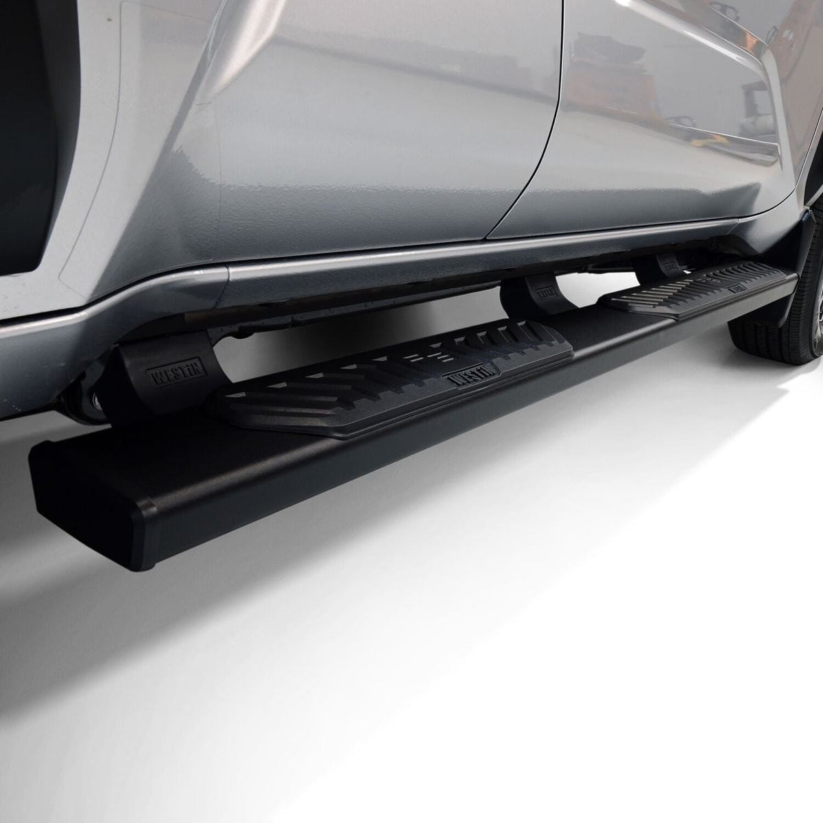 Toyota 4Runner 6th Gen 2025-2026, Westin R5 Nerf Step Bars, view 13