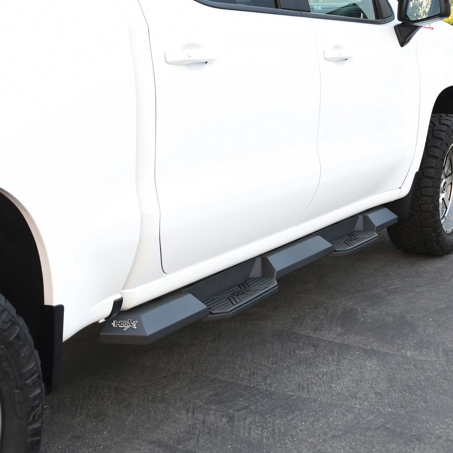 Chevrolet Silverado & GMC Sierra 1500 2019-2026 & 2500/3500 HD 2020-2026 Crew Cab, Westin HDX Xtreme Nerf Step Bars, Cab Length, Textured Black, view 10