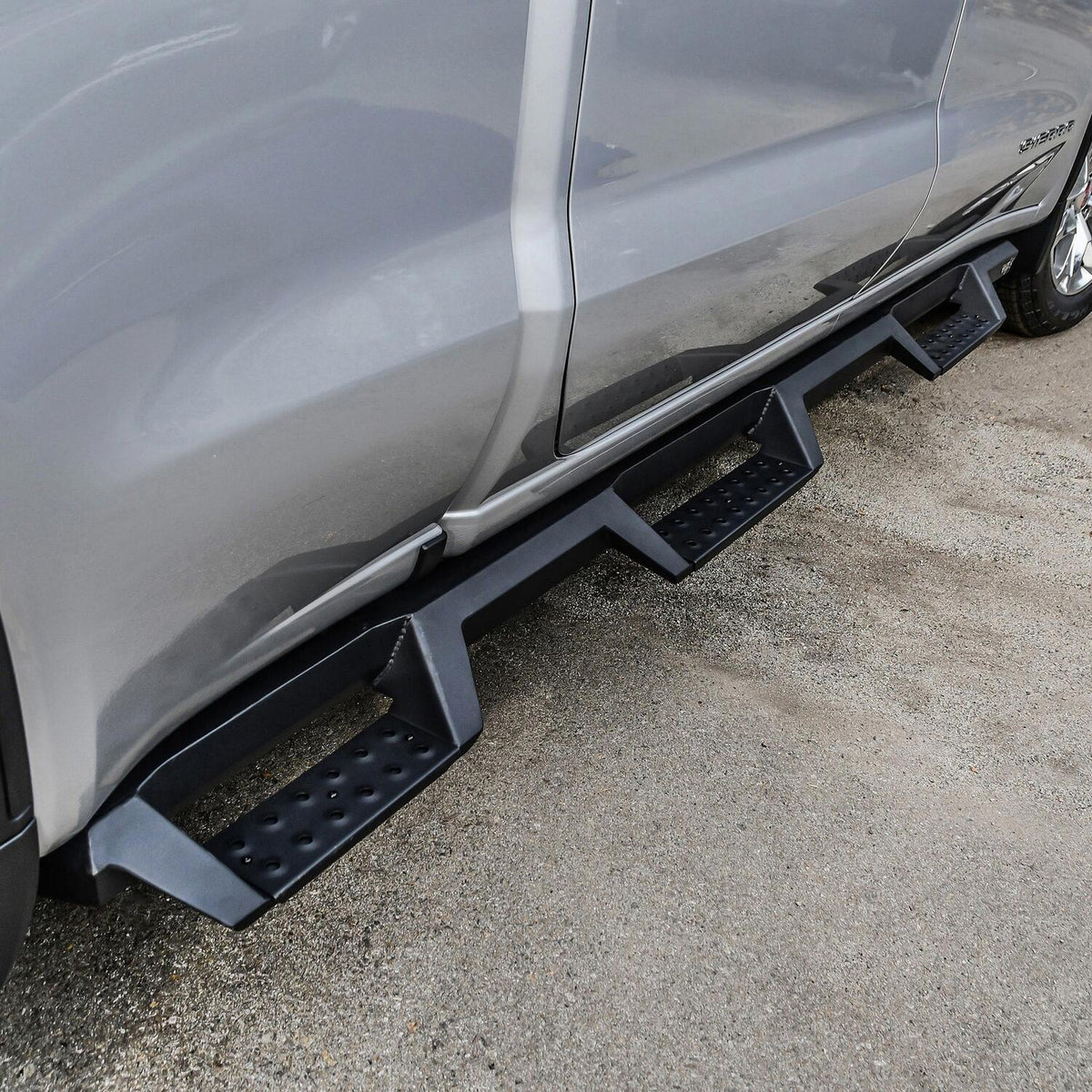 Chevrolet Silverado 1500 & GMC Sierra 1500 2019-2026 Crew Cab 79.4in Bed, Westin HDX Drop Wheel-to-Wheel Nerf Step Bars, view 4