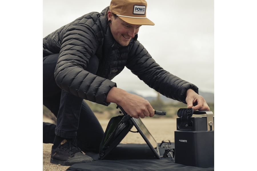 Dometic Zamp Solar OBSIDIAN SERIES 45W Portable Solar Charging Kit