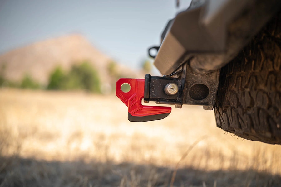 DV8 Offroad Xtract Hitch Skid Plate - Red