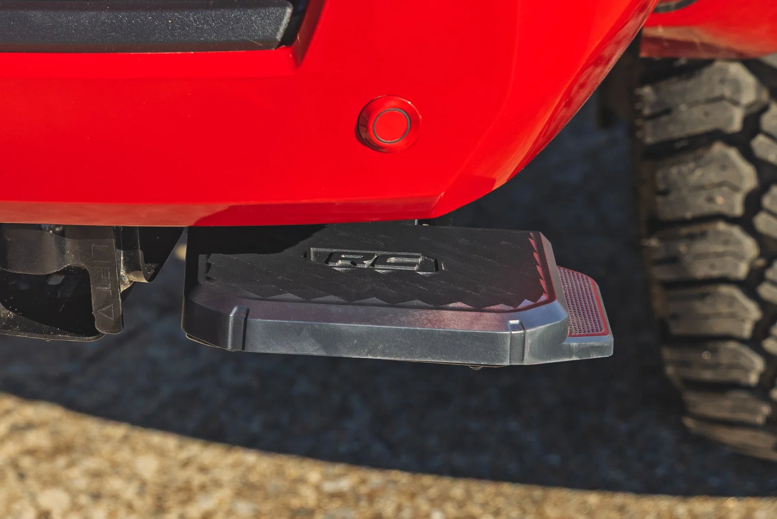 2024-25 Toyota Tacoma Rough Country Manual Pull Retractable Bed Step