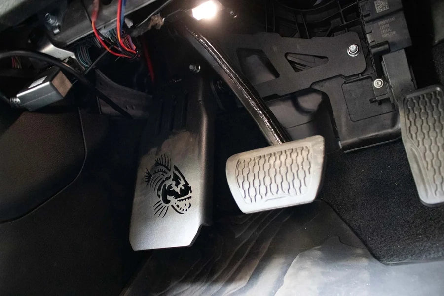 Jeep Wrangler JL/Gladiator JT Fishbone Offroad Adjustable Dead Pedal