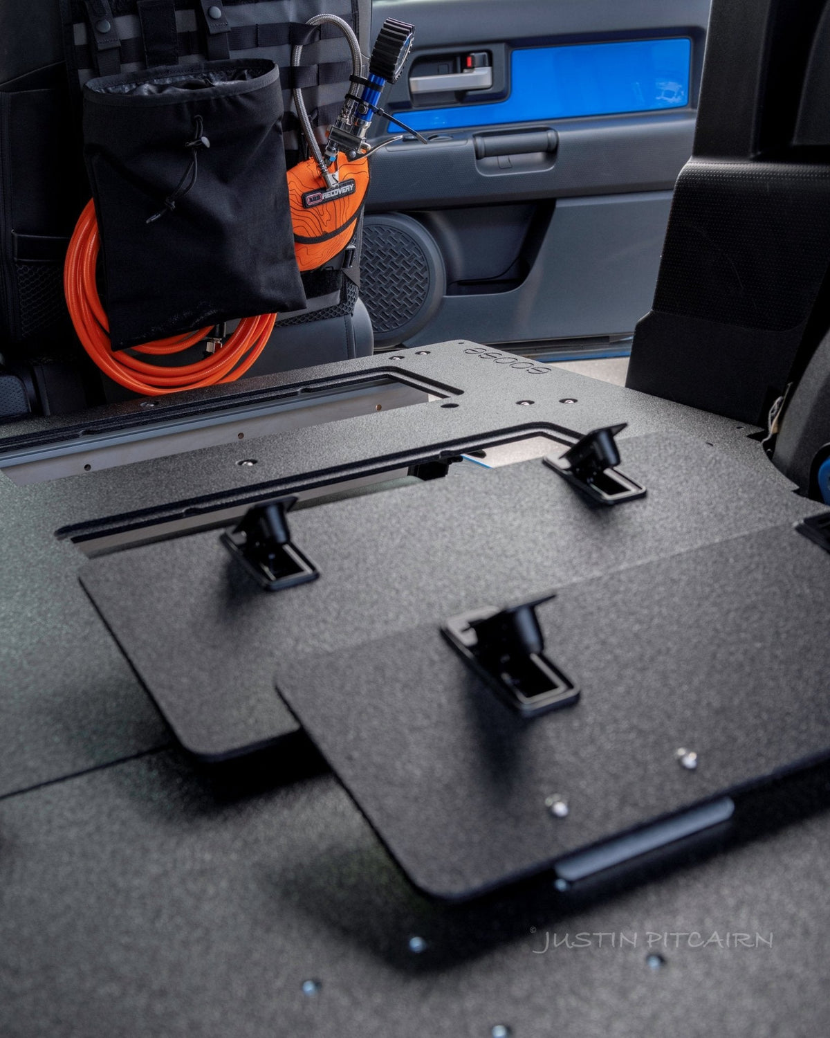 2006-14 Toyota FJ Cruiser Stealth Sleep Package