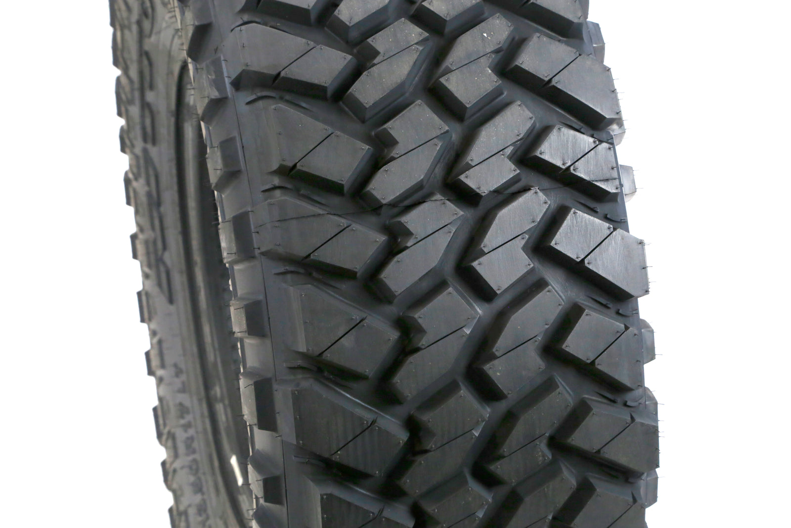 Nitto Trail Grappler M/T 40X13.50R17 Tire